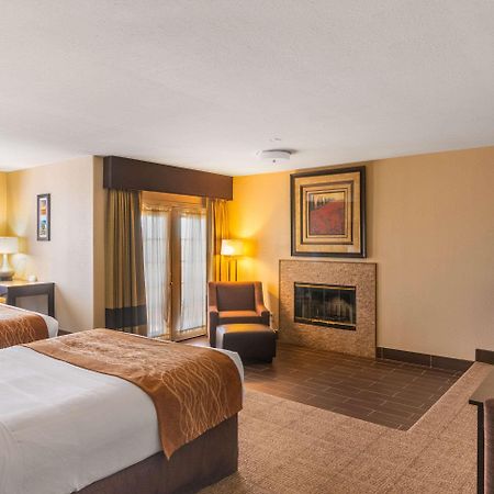 Comfort Inn & Suites Мохаве Экстерьер фото