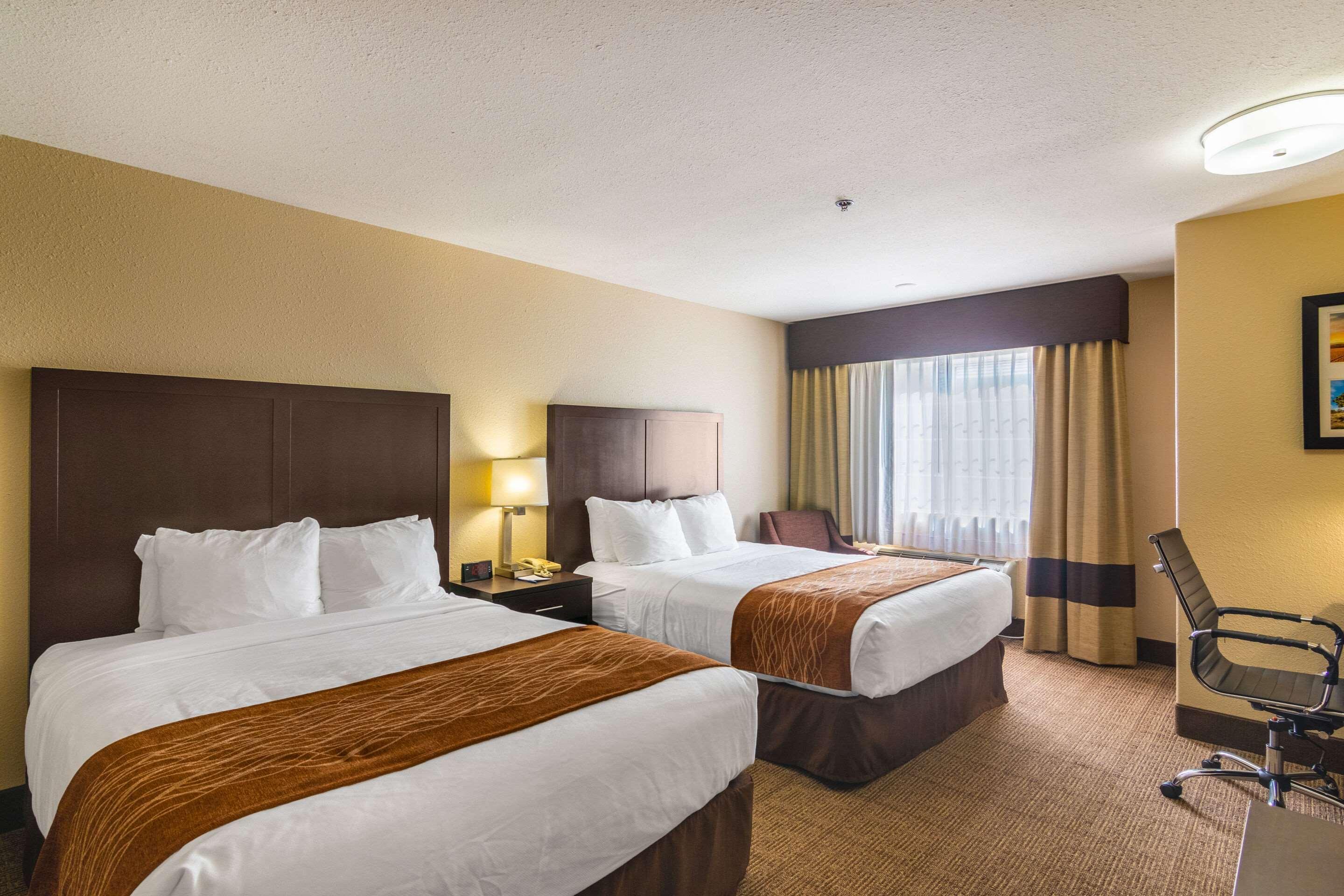 Comfort Inn & Suites Мохаве Экстерьер фото
