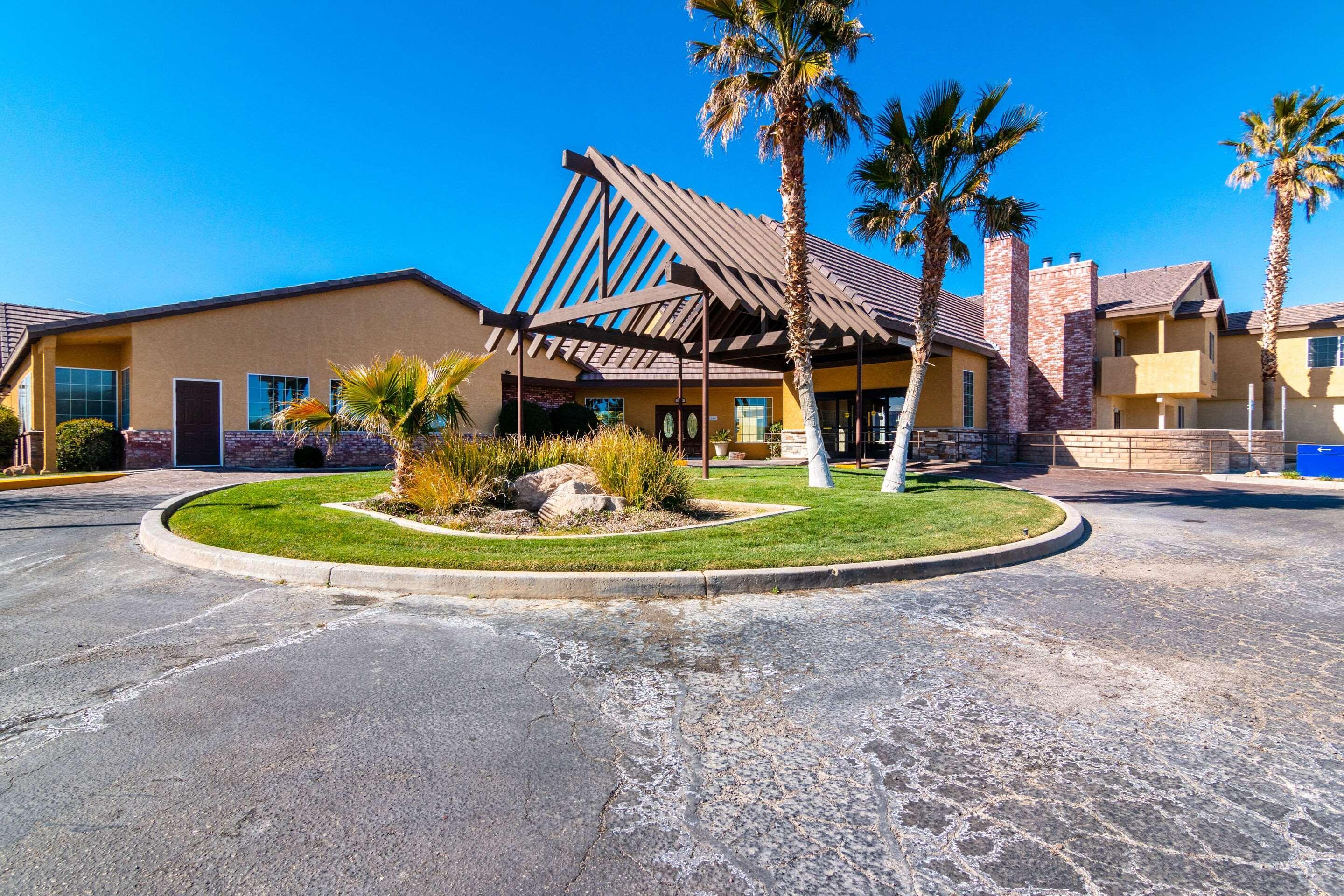 Comfort Inn & Suites Мохаве Экстерьер фото