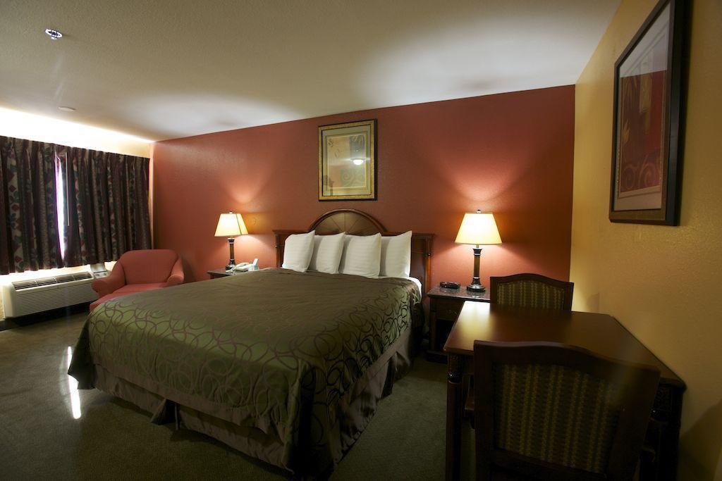 Comfort Inn & Suites Мохаве Экстерьер фото