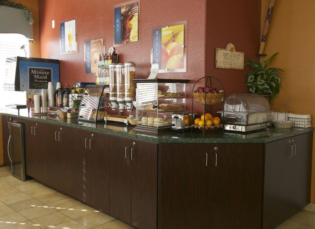Comfort Inn & Suites Мохаве Экстерьер фото